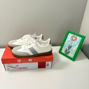JSport Ladies' shoe, Size 6.5 and 6, Color White Grey, NWT